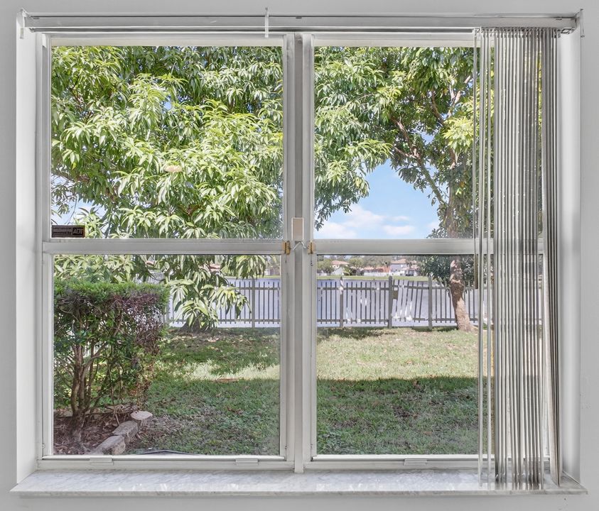 For Sale: $485,000 (3 beds, 2 baths, 2004 Square Feet)