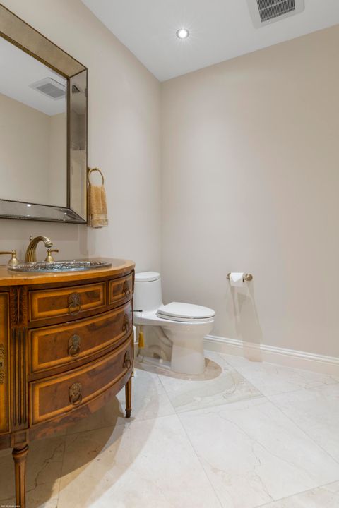 En Venta: $2,499,000 (3 camas, 3 baños, 2801 Pies cuadrados)