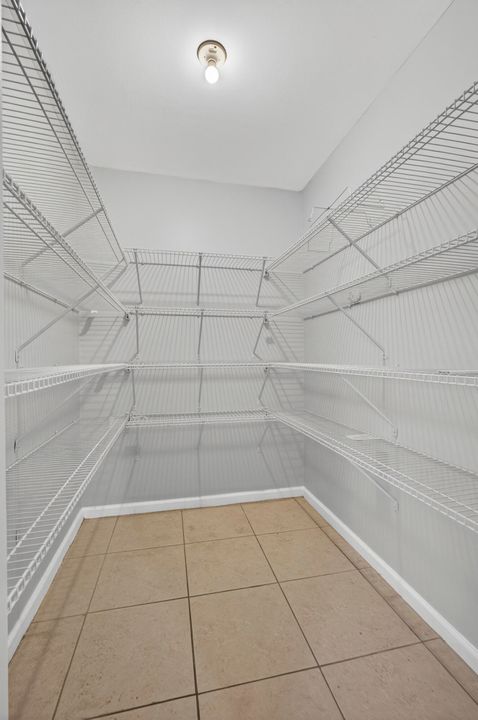 For Sale: $485,000 (3 beds, 2 baths, 2004 Square Feet)