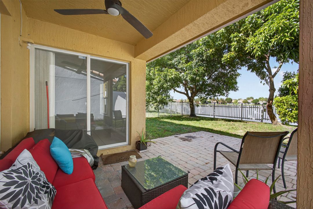 For Sale: $485,000 (3 beds, 2 baths, 2004 Square Feet)