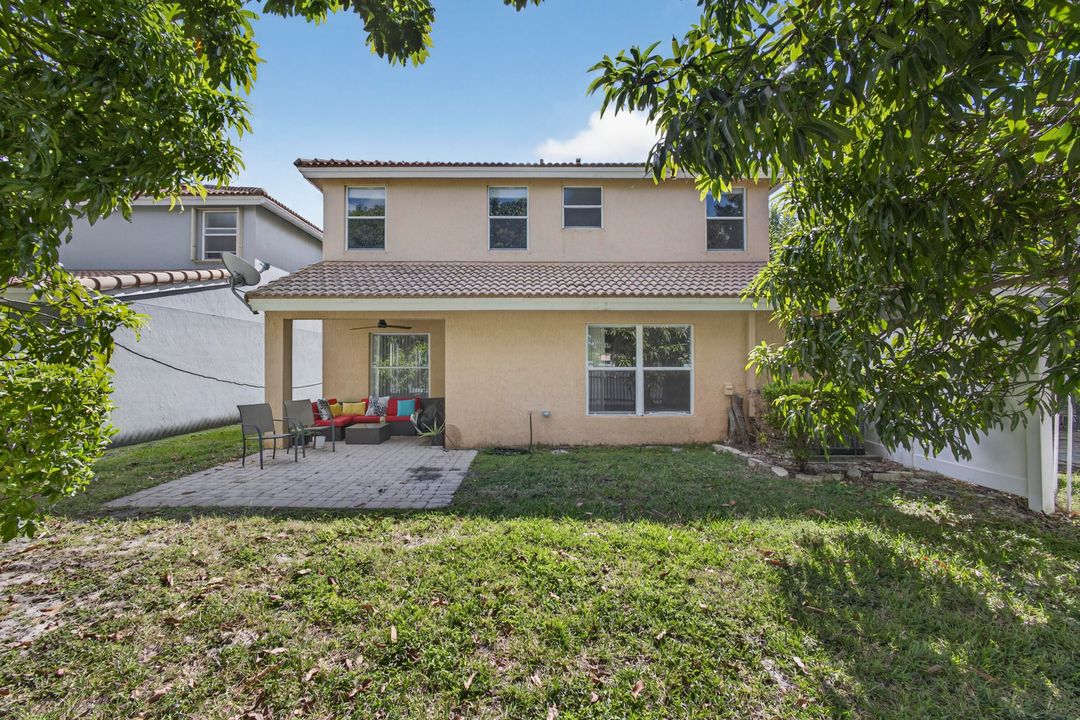 For Sale: $485,000 (3 beds, 2 baths, 2004 Square Feet)