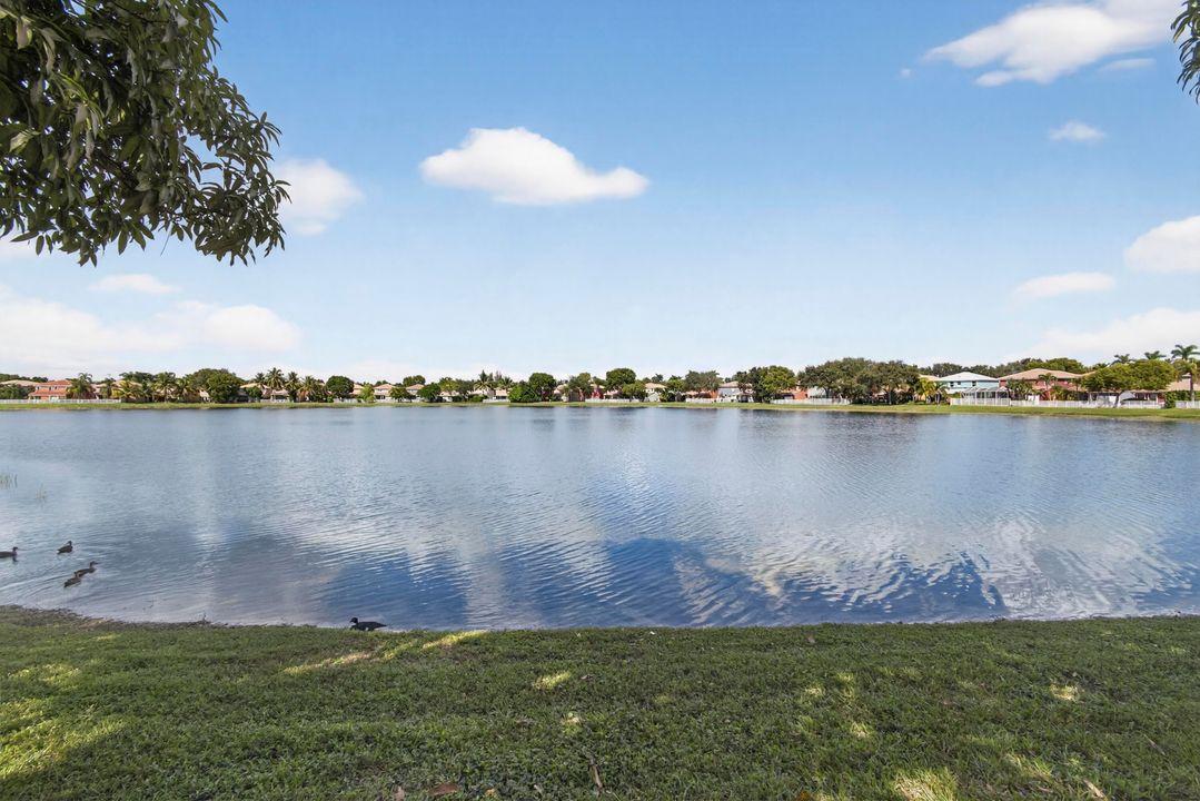 For Sale: $485,000 (3 beds, 2 baths, 2004 Square Feet)