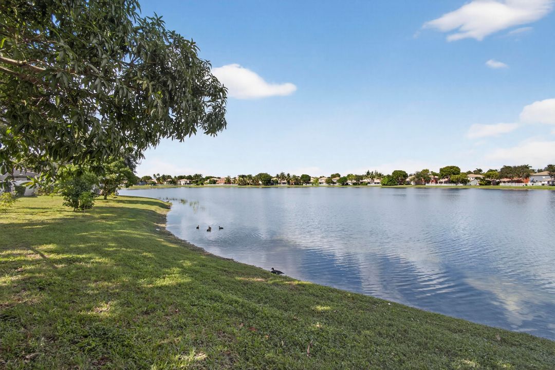 For Sale: $485,000 (3 beds, 2 baths, 2004 Square Feet)