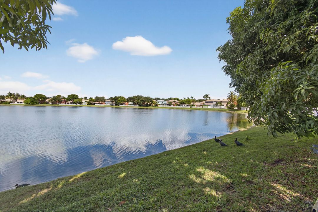 For Sale: $485,000 (3 beds, 2 baths, 2004 Square Feet)