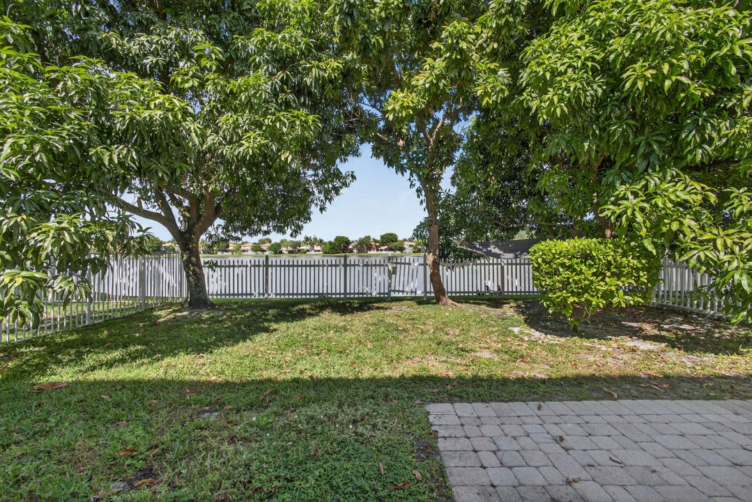 For Sale: $485,000 (3 beds, 2 baths, 2004 Square Feet)