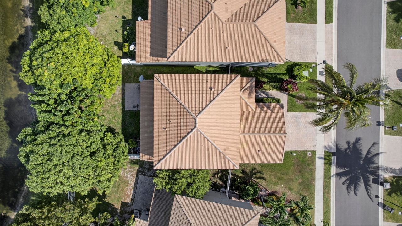 For Sale: $485,000 (3 beds, 2 baths, 2004 Square Feet)