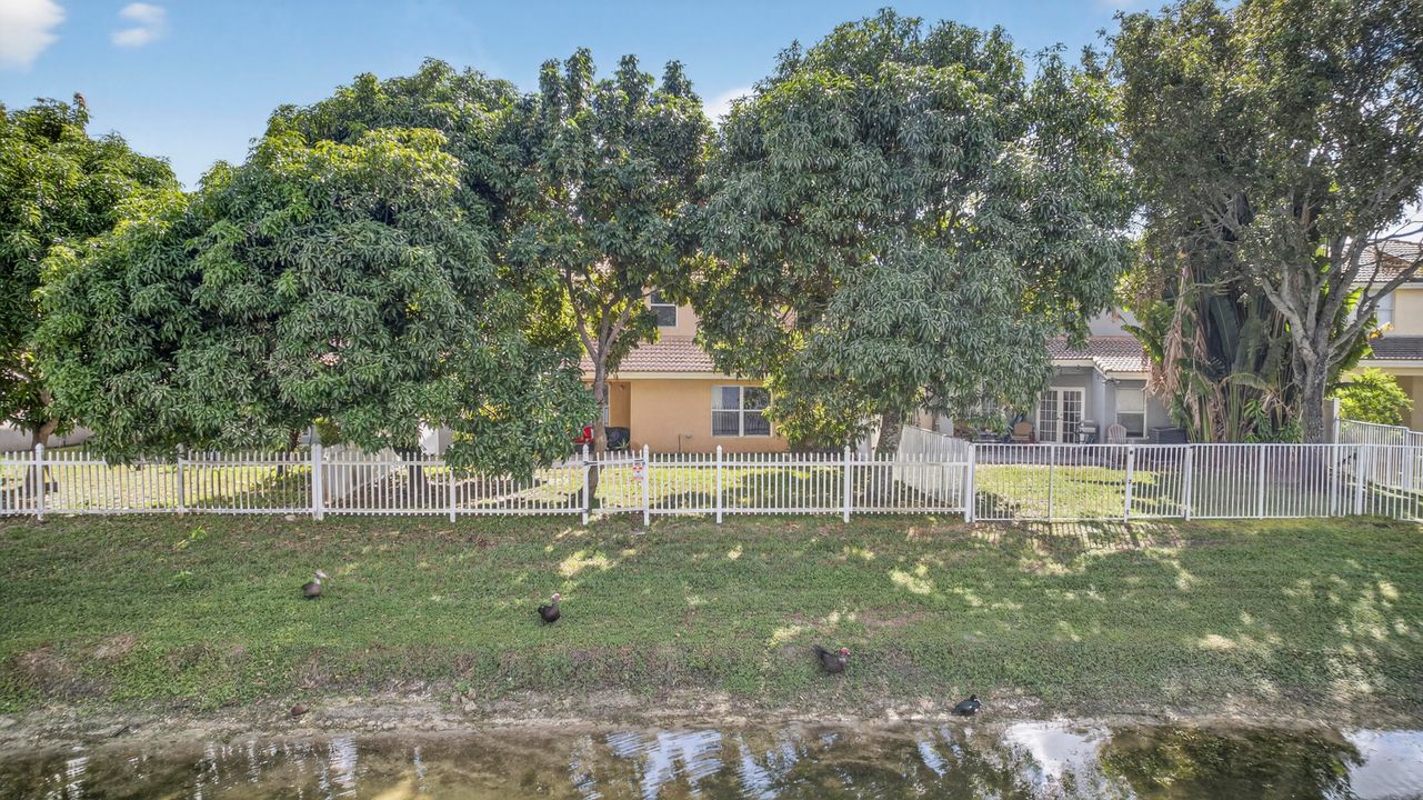 For Sale: $485,000 (3 beds, 2 baths, 2004 Square Feet)