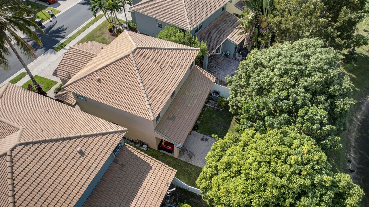 For Sale: $485,000 (3 beds, 2 baths, 2004 Square Feet)