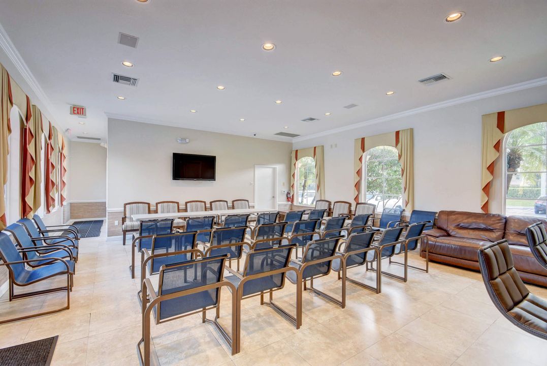 For Sale: $485,000 (3 beds, 2 baths, 2004 Square Feet)