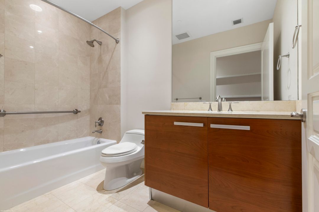 En Venta: $2,499,000 (3 camas, 3 baños, 2801 Pies cuadrados)