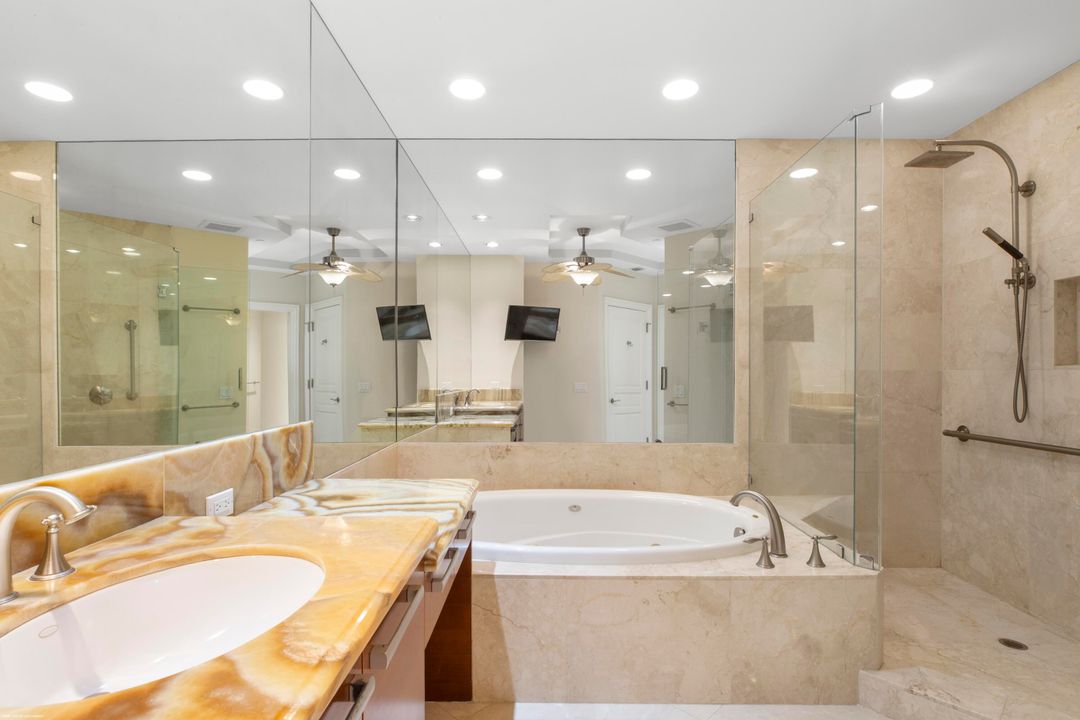 En Venta: $2,499,000 (3 camas, 3 baños, 2801 Pies cuadrados)