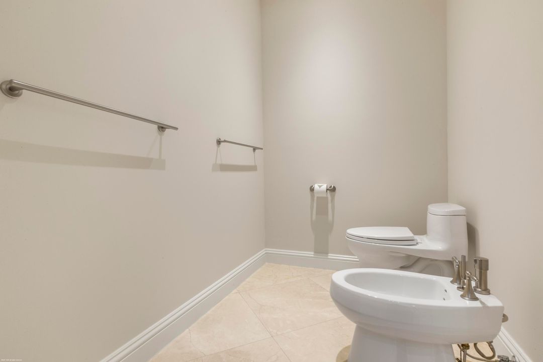 En Venta: $2,499,000 (3 camas, 3 baños, 2801 Pies cuadrados)