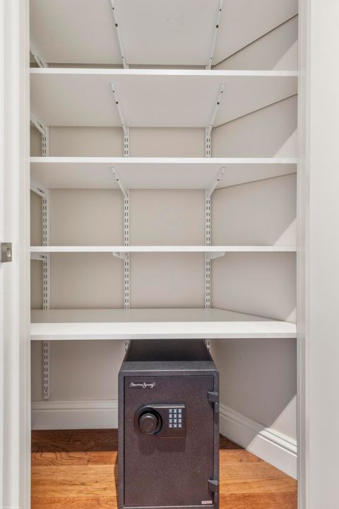 En Venta: $2,499,000 (3 camas, 3 baños, 2801 Pies cuadrados)