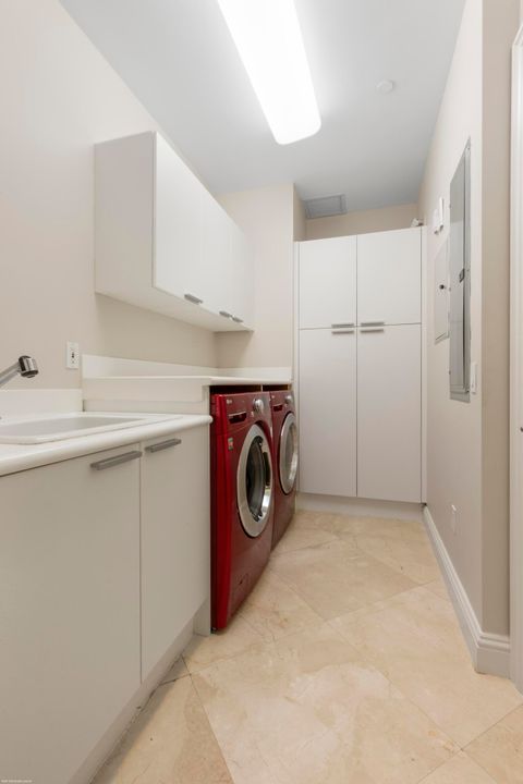 En Venta: $2,499,000 (3 camas, 3 baños, 2801 Pies cuadrados)