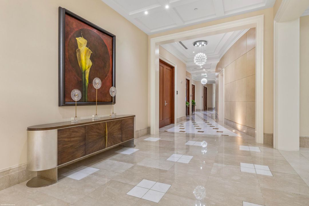 En Venta: $2,499,000 (3 camas, 3 baños, 2801 Pies cuadrados)