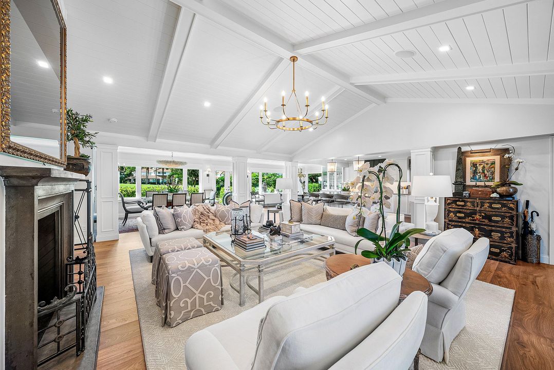 На продажу: $2,149,000 (3 спален, 2 ванн, 2374 Квадратных фут)