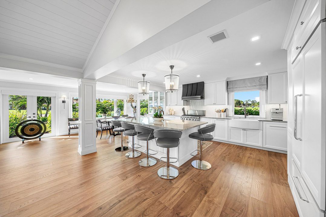 На продажу: $2,149,000 (3 спален, 2 ванн, 2374 Квадратных фут)