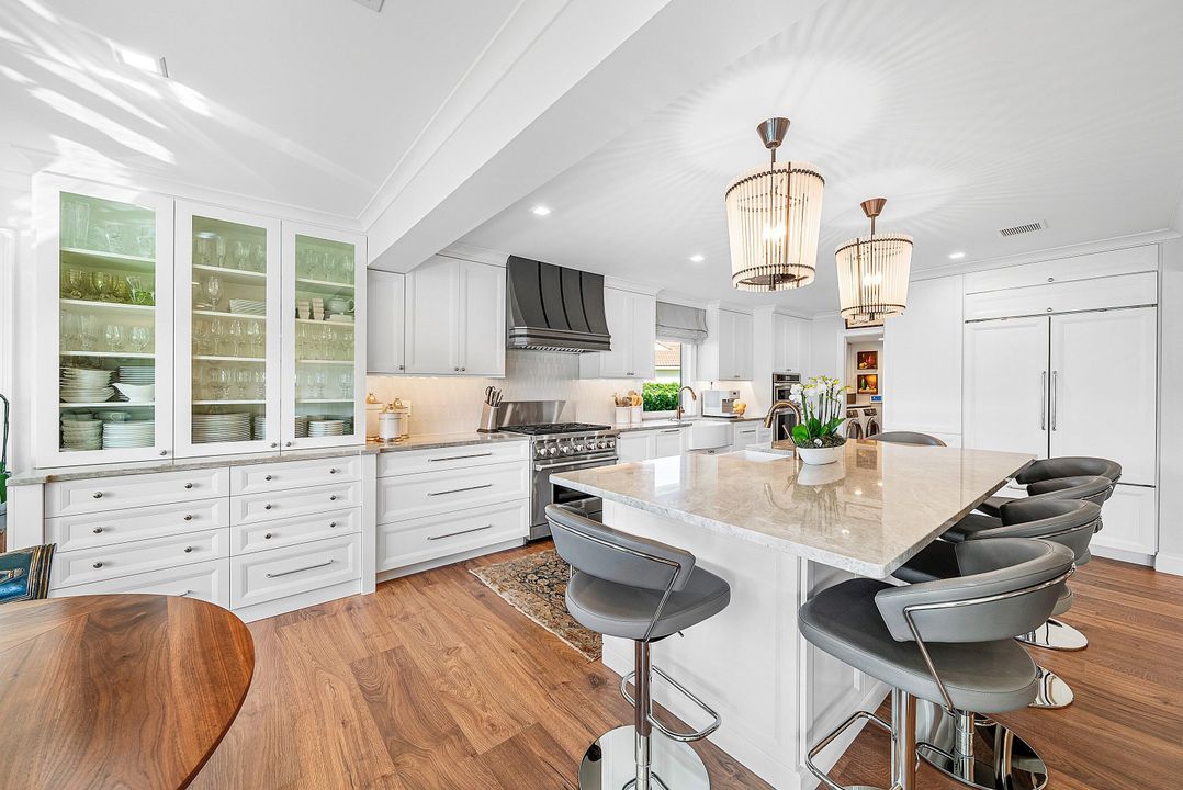 На продажу: $2,149,000 (3 спален, 2 ванн, 2374 Квадратных фут)