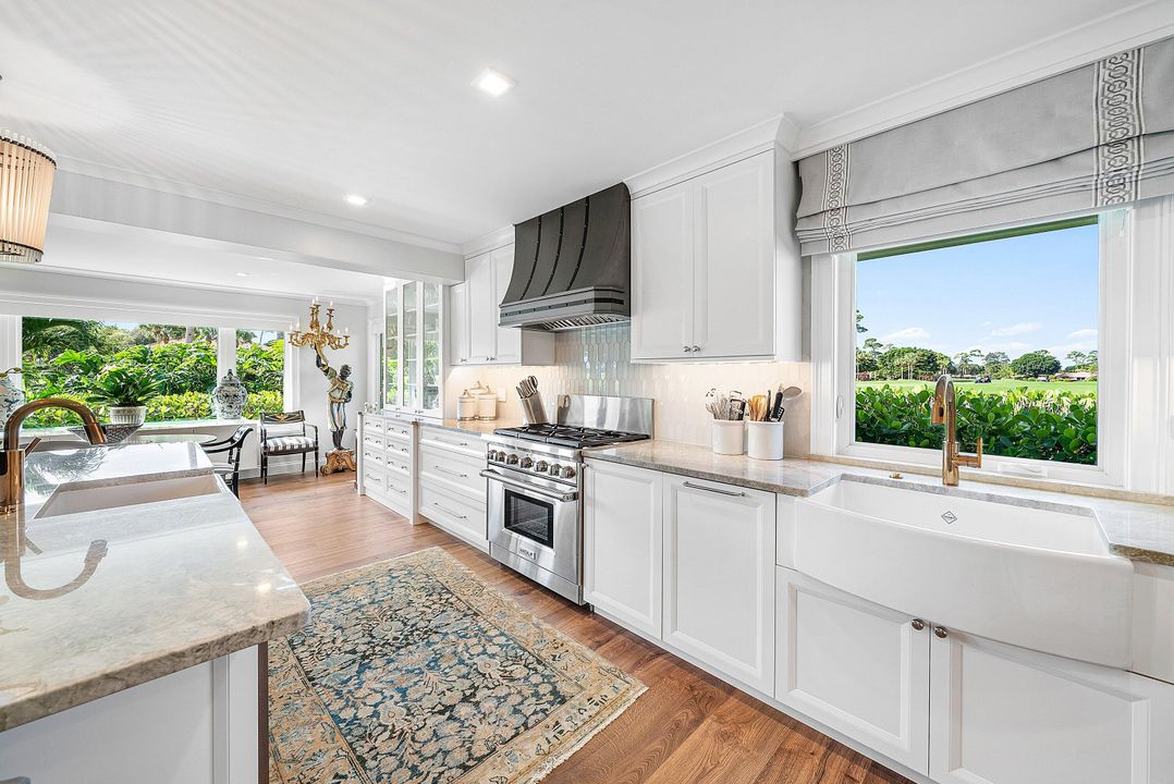 На продажу: $2,149,000 (3 спален, 2 ванн, 2374 Квадратных фут)