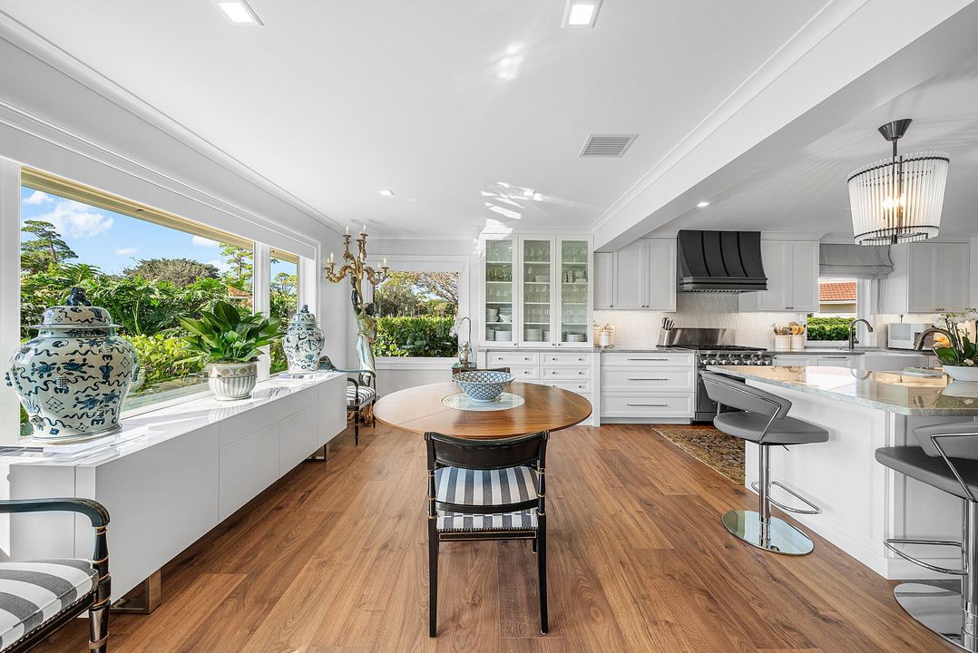 На продажу: $2,149,000 (3 спален, 2 ванн, 2374 Квадратных фут)