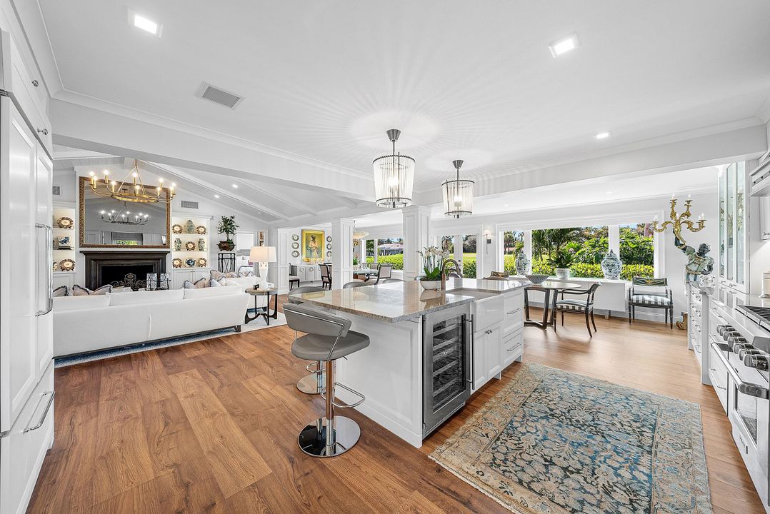 На продажу: $2,149,000 (3 спален, 2 ванн, 2374 Квадратных фут)