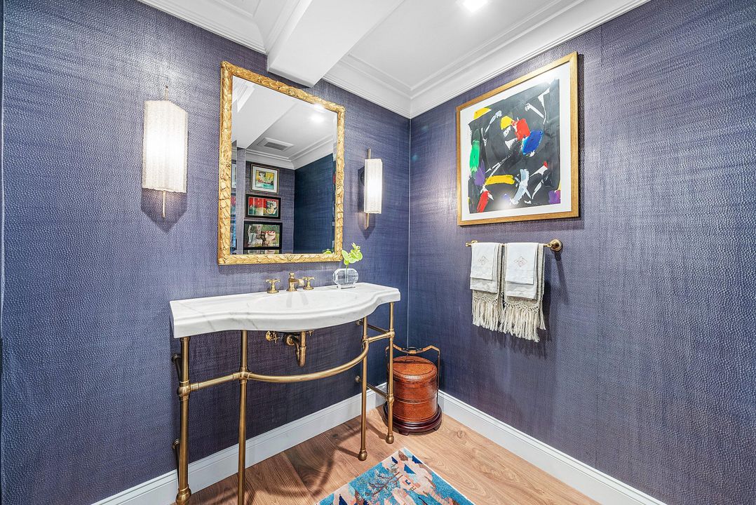 На продажу: $2,149,000 (3 спален, 2 ванн, 2374 Квадратных фут)