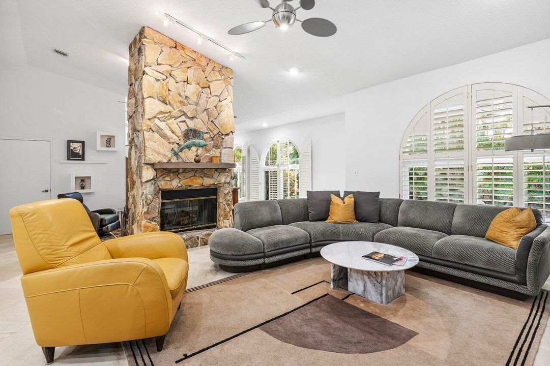 En Venta: $2,375,000 (3 camas, 3 baños, 2122 Pies cuadrados)