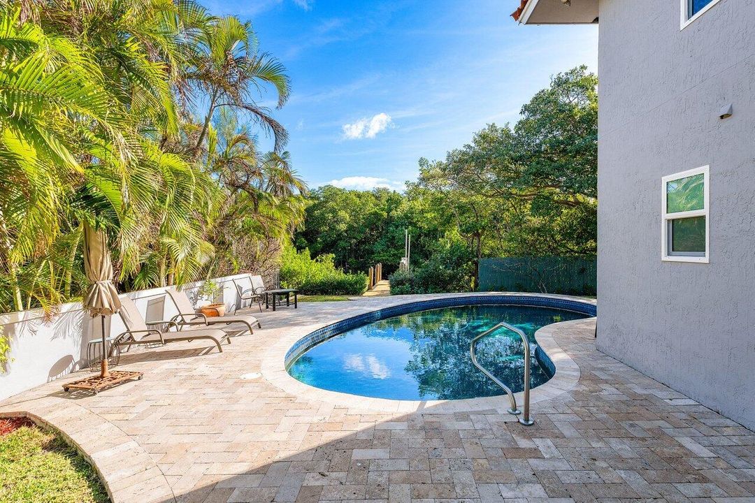 En Venta: $2,375,000 (3 camas, 3 baños, 2122 Pies cuadrados)