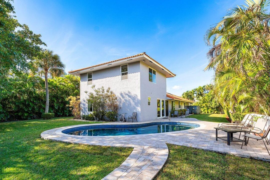 En Venta: $2,375,000 (3 camas, 3 baños, 2122 Pies cuadrados)