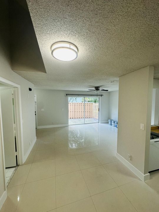 出租: $2,800 (3 贝兹, 2 浴室, 1365 平方英尺)