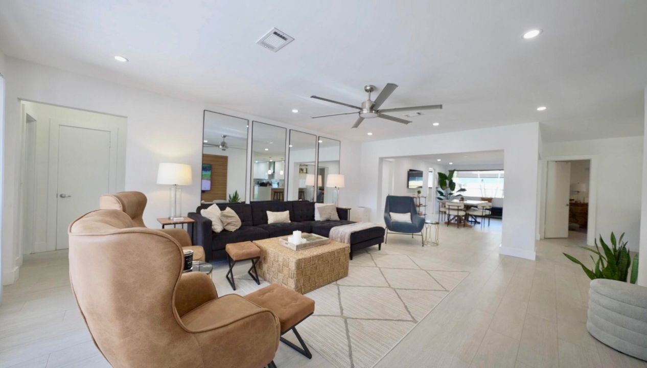 For Rent: $4,999 (2 beds, 2 baths, 1862 Square Feet)