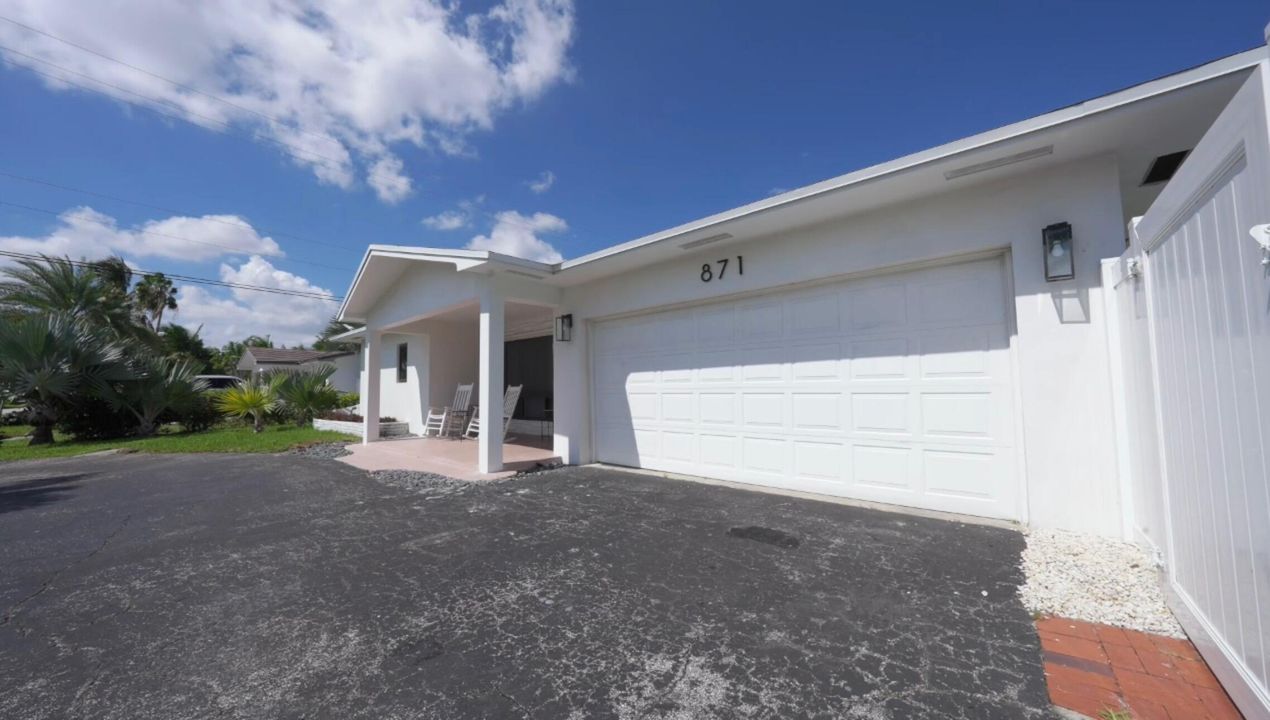 For Rent: $4,999 (2 beds, 2 baths, 1862 Square Feet)