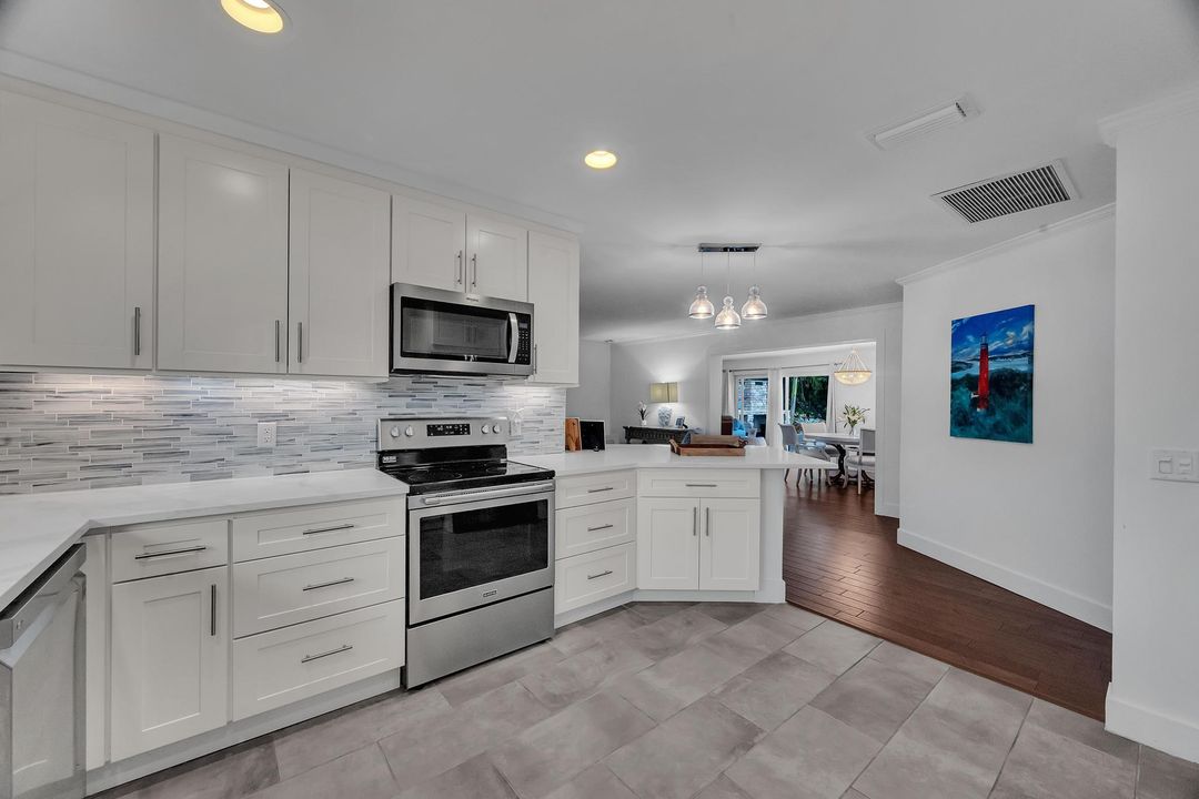 En Venta: $945,000 (3 camas, 2 baños, 1716 Pies cuadrados)