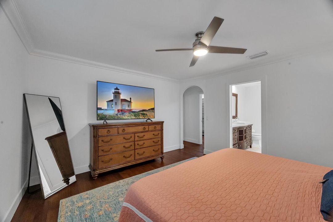 En Venta: $945,000 (3 camas, 2 baños, 1716 Pies cuadrados)