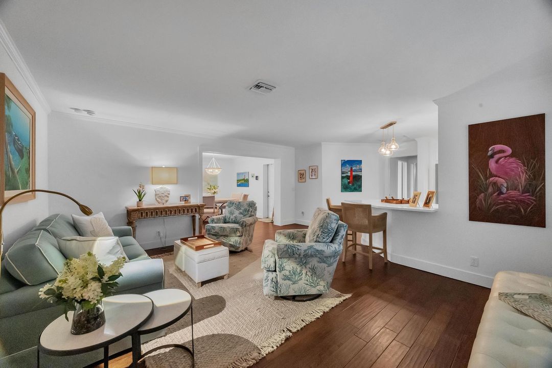 En Venta: $945,000 (3 camas, 2 baños, 1716 Pies cuadrados)