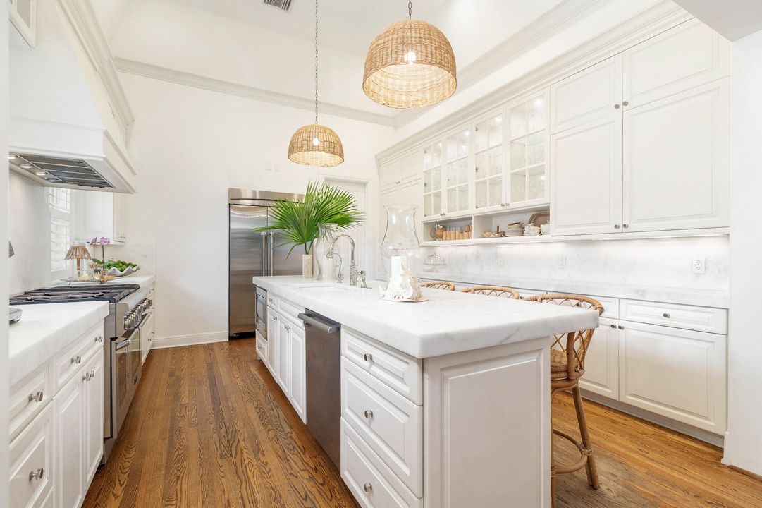 На продажу: $6,250,000 (4 спален, 4 ванн, 3957 Квадратных фут)