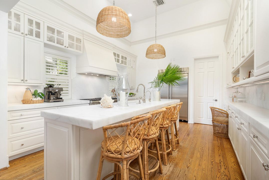 На продажу: $6,250,000 (4 спален, 4 ванн, 3957 Квадратных фут)