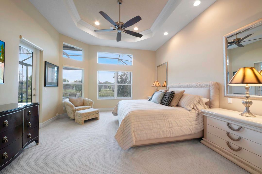 Под контрактом: $1,150,000 (3 спален, 3 ванн, 2770 Квадратных фут)