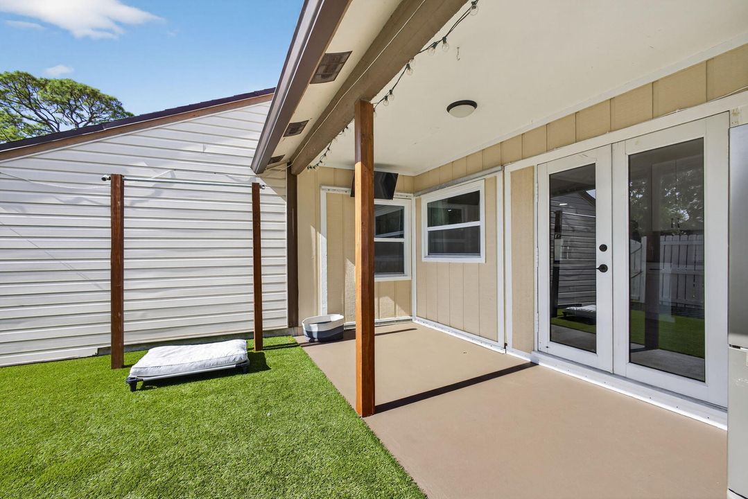 待售: $355,000 (2 贝兹, 2 浴室, 1092 平方英尺)