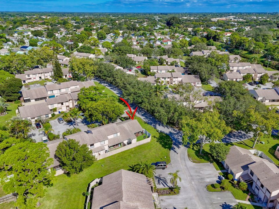 待售: $355,000 (2 贝兹, 2 浴室, 1092 平方英尺)