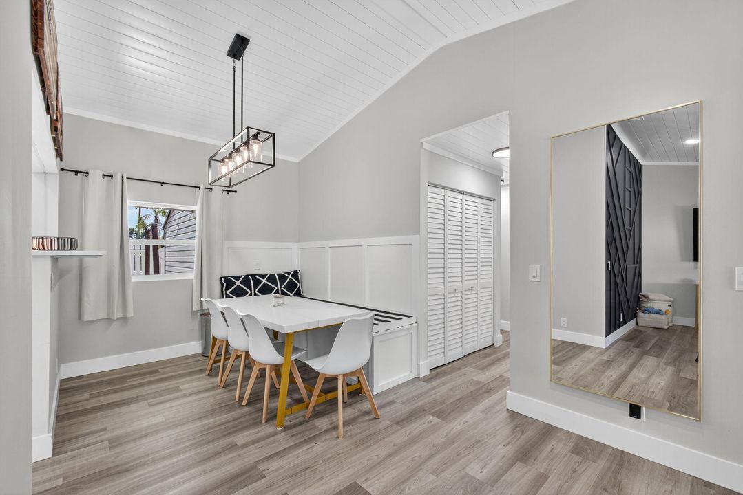 待售: $355,000 (2 贝兹, 2 浴室, 1092 平方英尺)