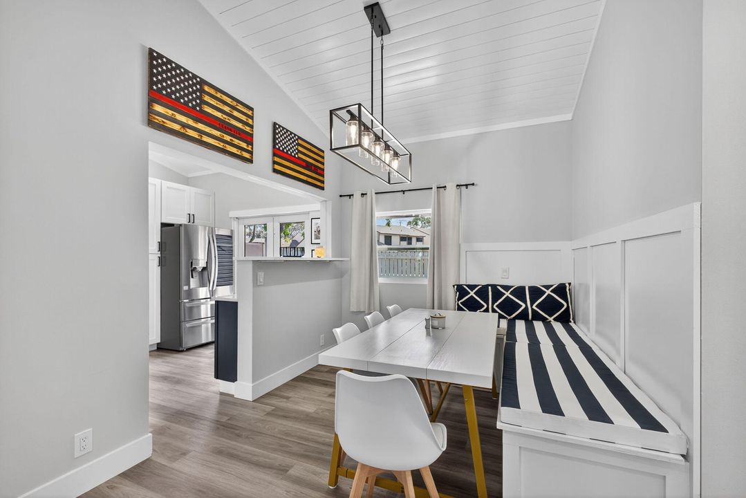 待售: $355,000 (2 贝兹, 2 浴室, 1092 平方英尺)