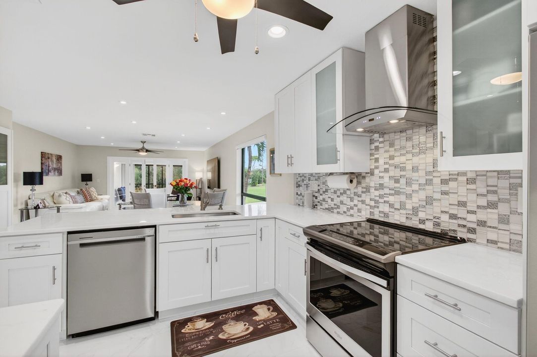 For Sale: $315,000 (2 beds, 2 baths, 1216 Square Feet)