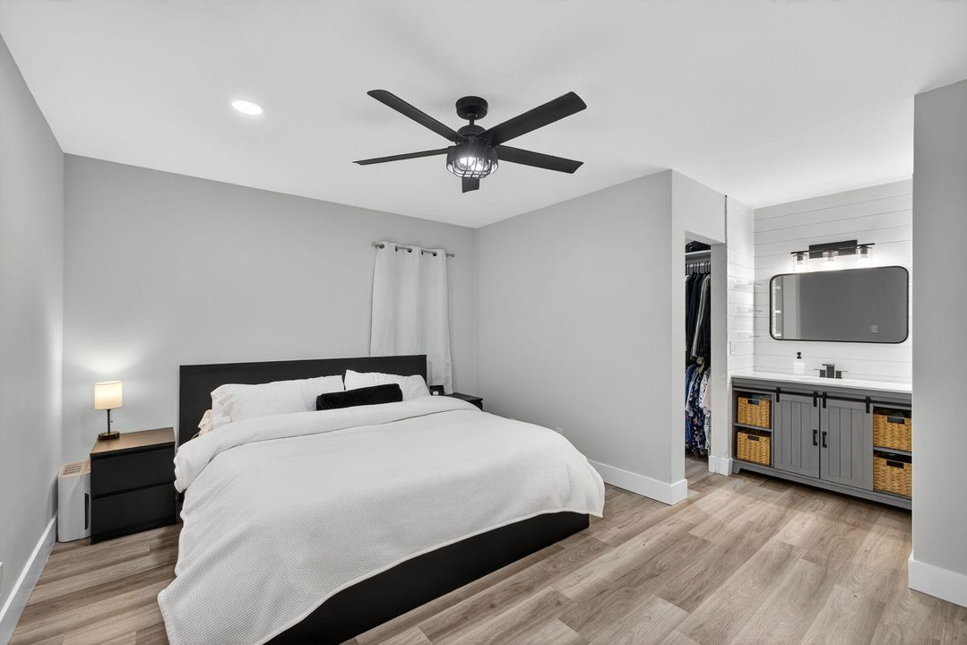 待售: $355,000 (2 贝兹, 2 浴室, 1092 平方英尺)