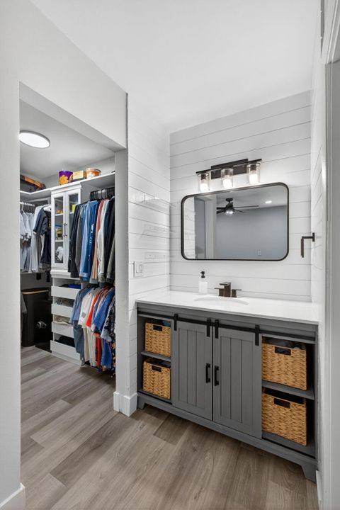 待售: $355,000 (2 贝兹, 2 浴室, 1092 平方英尺)