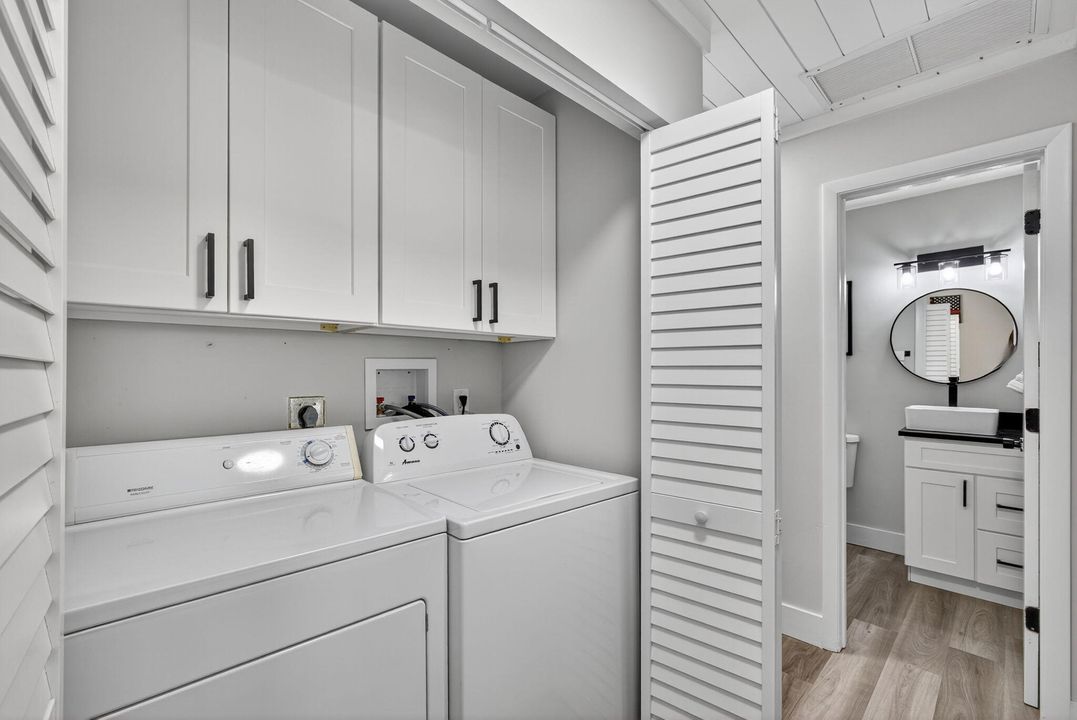 待售: $355,000 (2 贝兹, 2 浴室, 1092 平方英尺)