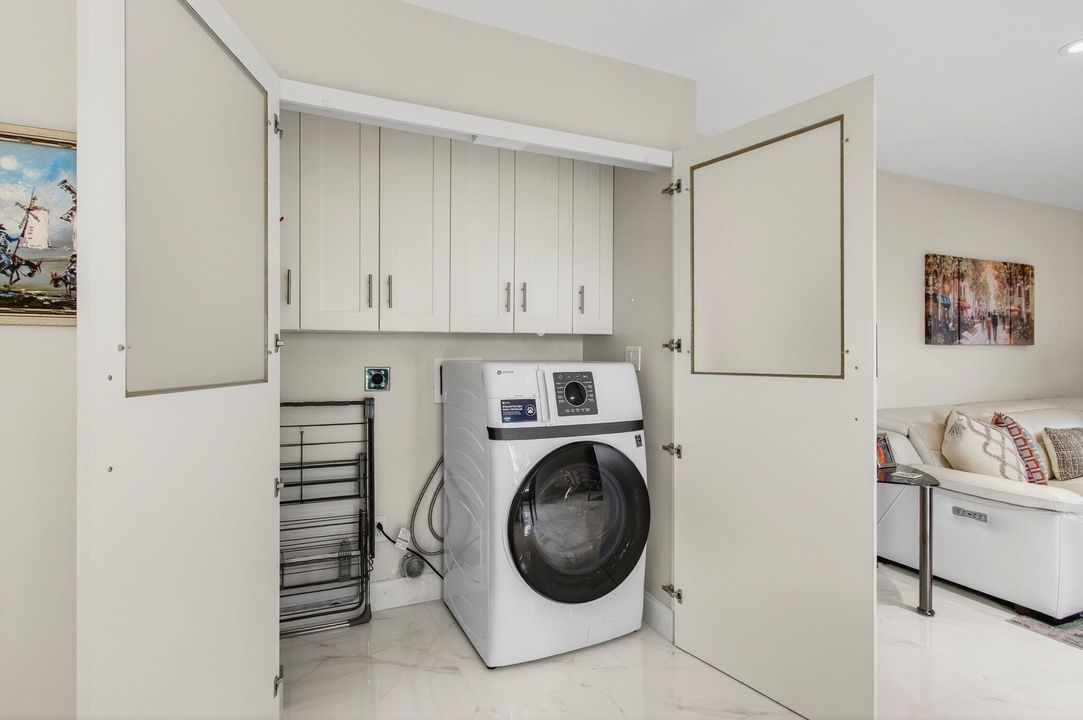 For Sale: $315,000 (2 beds, 2 baths, 1216 Square Feet)