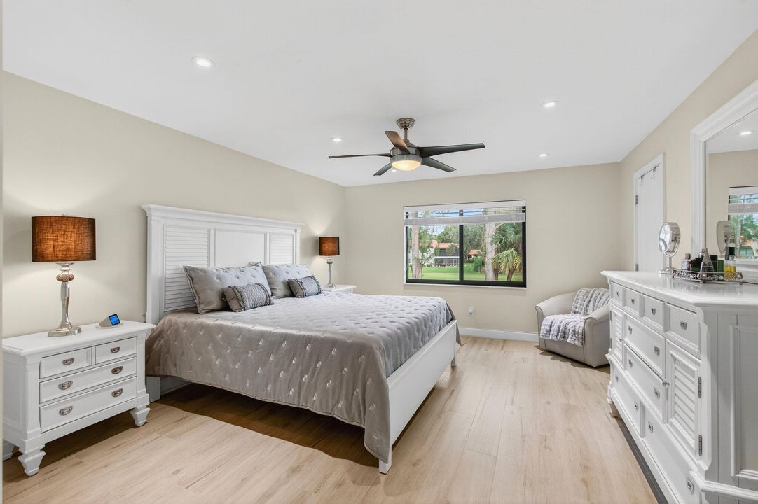 For Sale: $315,000 (2 beds, 2 baths, 1216 Square Feet)