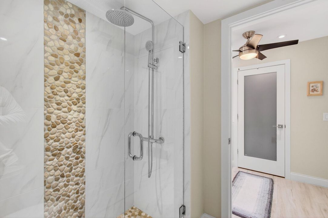 For Sale: $315,000 (2 beds, 2 baths, 1216 Square Feet)