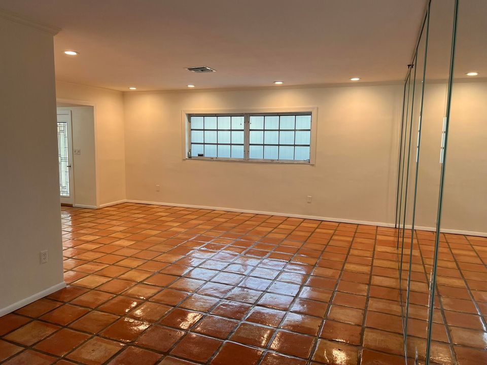 En Venta: $1,260,000 (4 camas, 2 baños, 1894 Pies cuadrados)